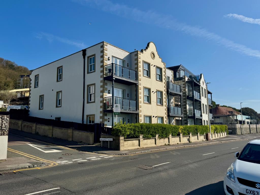 Lot: 111 - TWO ADJACENT SEA FRONT BLOCKS COMPRISING ELEVEN APARTMENTS - Front of buildings